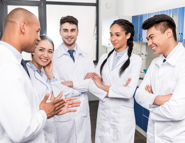 pharmacy team huddle_s.jpg